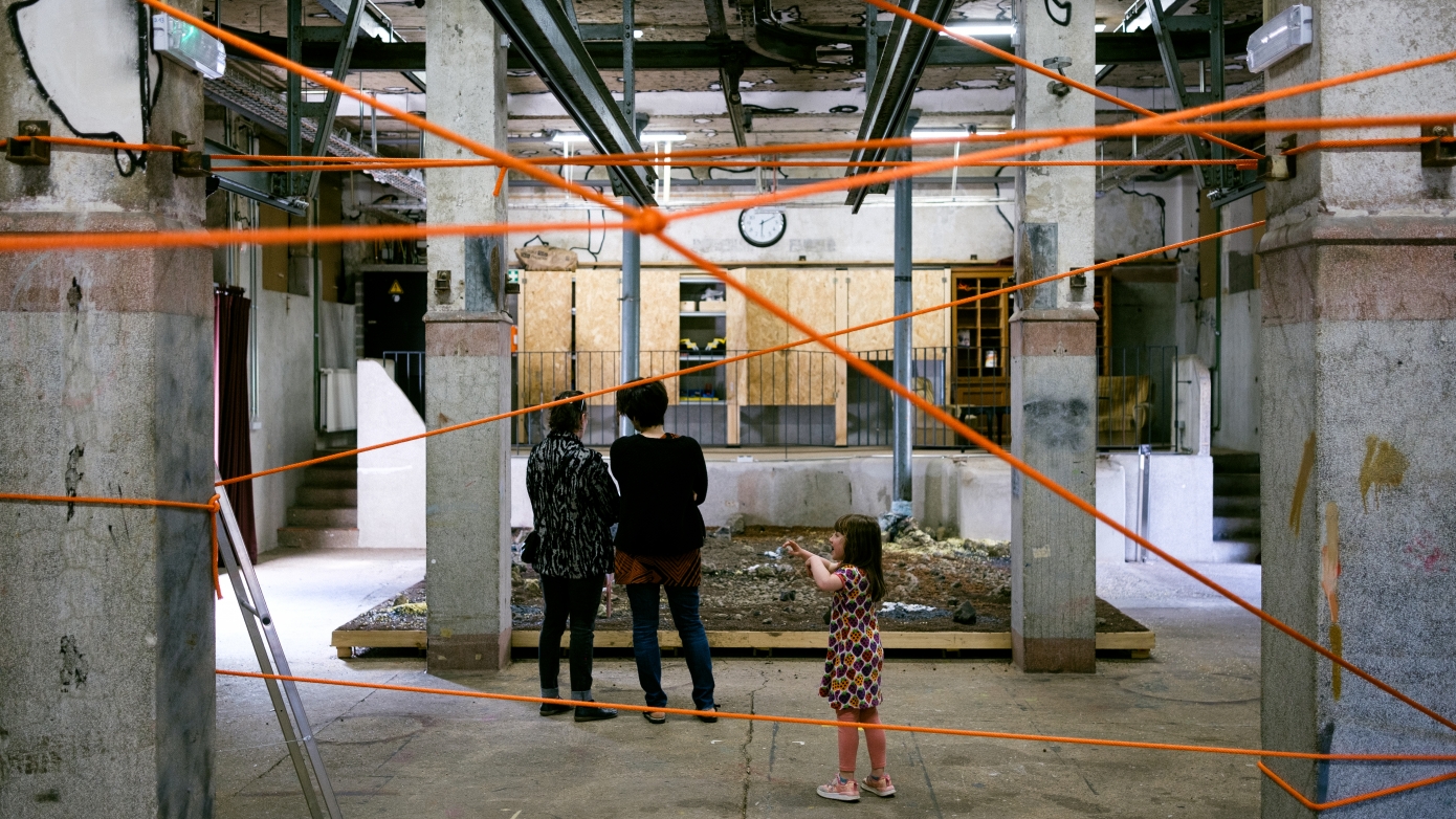 Get-Out // SQUATFABRIK #1